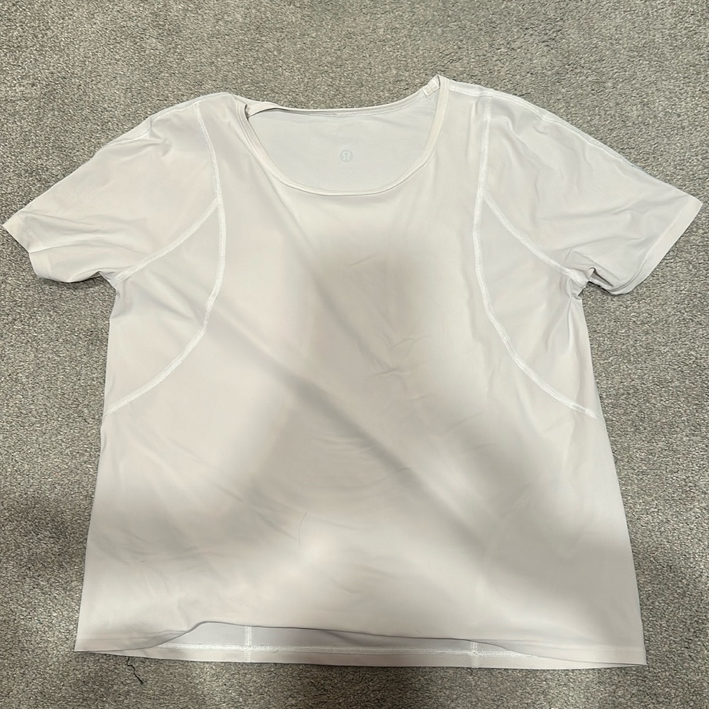 white lululemon t shirt